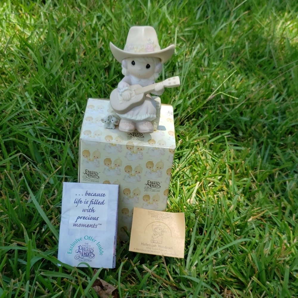 Precious Moments Figurine